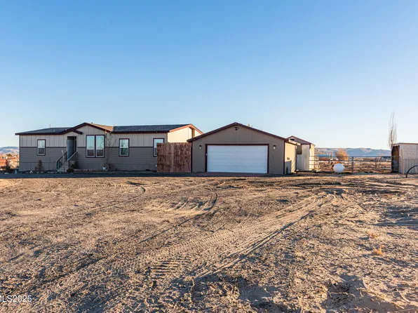 2595 E 4th St, Silver Springs, NV 89429