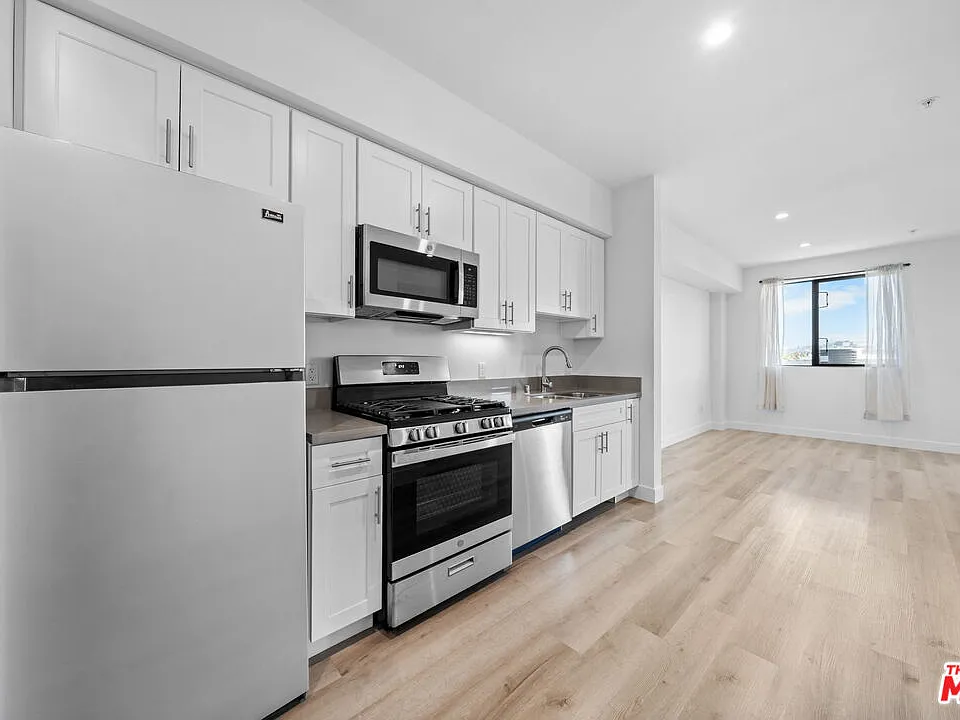 5612 Lexington Ave #303