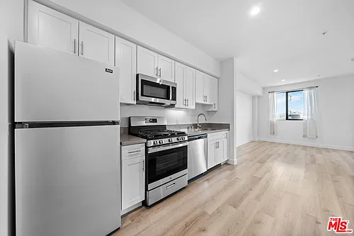 5612 Lexington Ave Photo 1