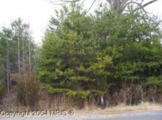 6821 Red Rose Village Dr, Fredericksburg, VA 22407