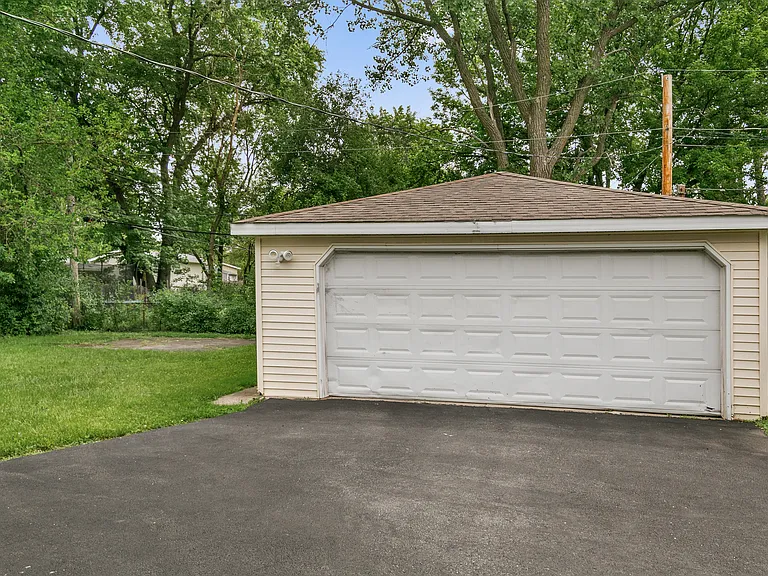 1540 Cherry Ln — Photo 15