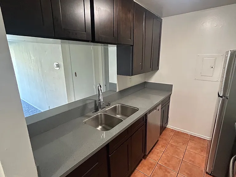 5460 White Oak Ave #K208 — Photo 29