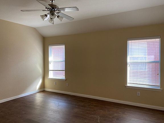4th image of 619 Creekside Dr