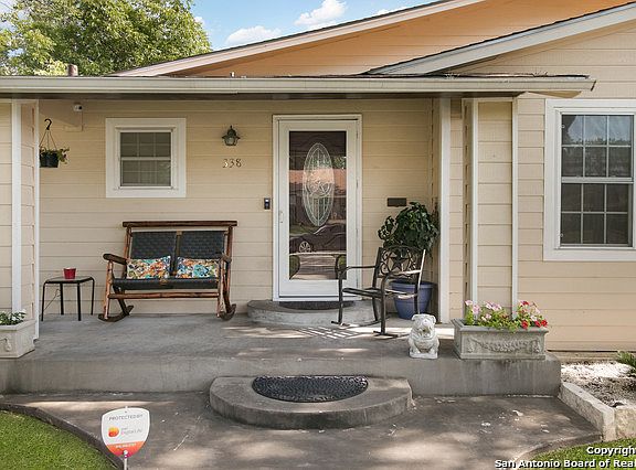3rd image of 338 Senisa Dr