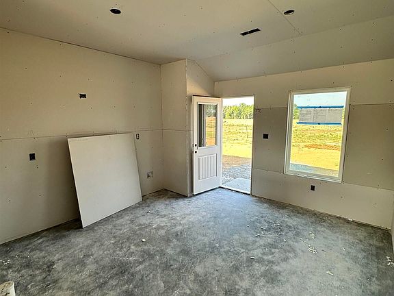 4th image of 24 Farmhouse Cir