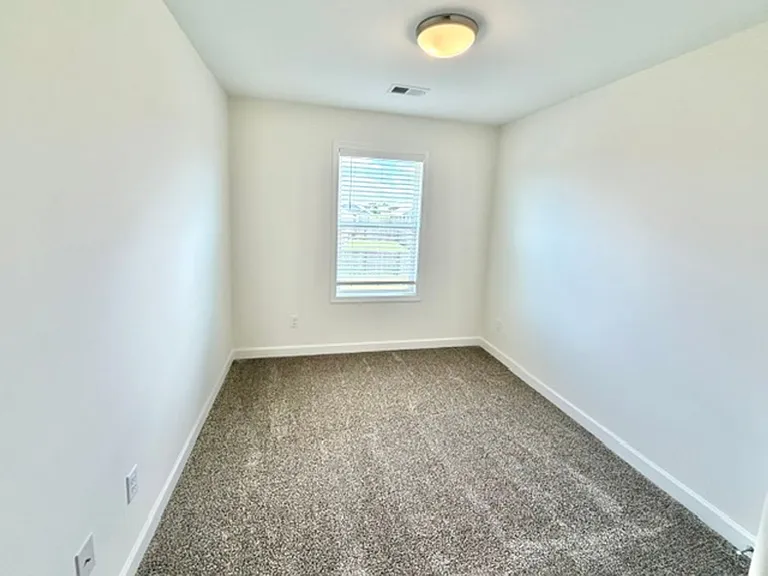130 Primrose Ln — Photo 11