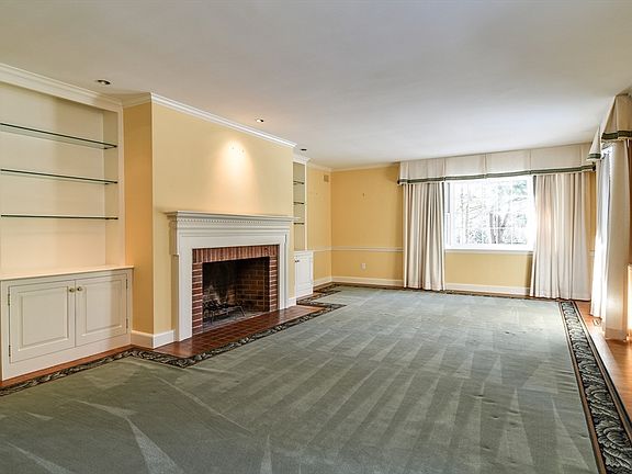 2nd image of 9 Buttercup Ln