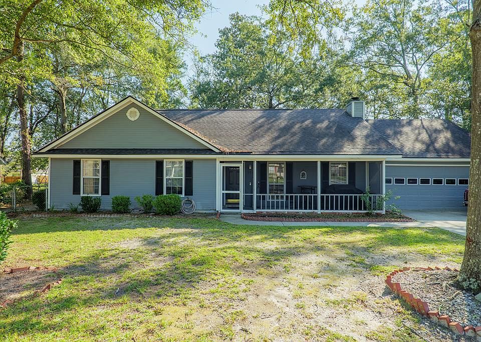1st image of 2605 Pineview Dr