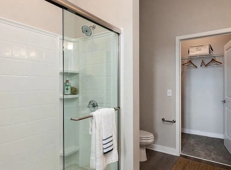 Azure Apartments — Photo 1