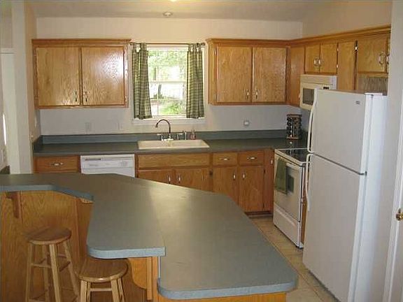 Spacious kitchen