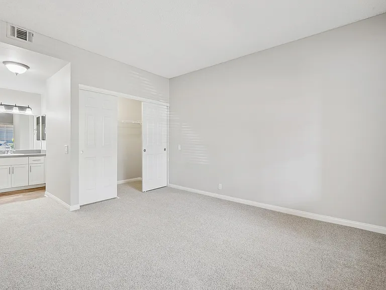 Paloma Summit Condominium Rentals — Photo 16