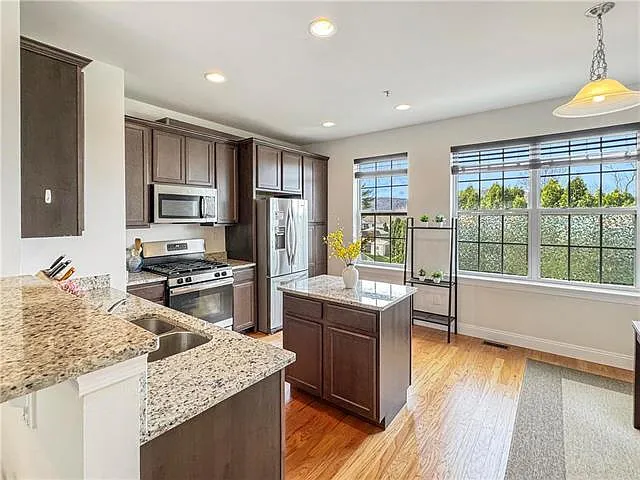 1541 Greystone Pl — Photo 16