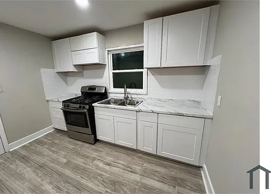 3 bed, 1048 sqft, $1,800 — Photo 2