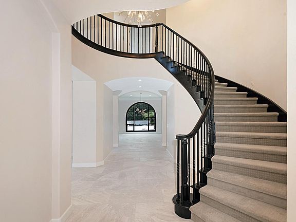2nd image of 5289 Meadows Del Mar