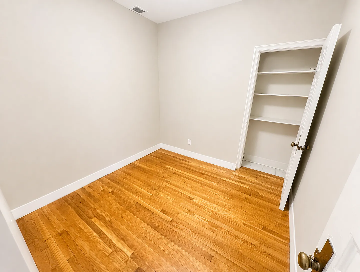1 bed, 708 sqft, $2,600 — Photo 3