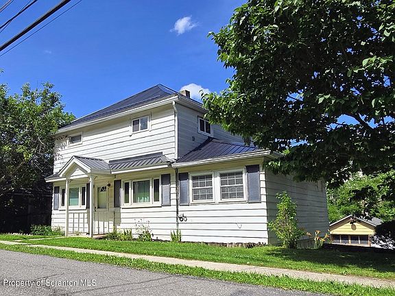 3rd image of 210 Riverside Dr