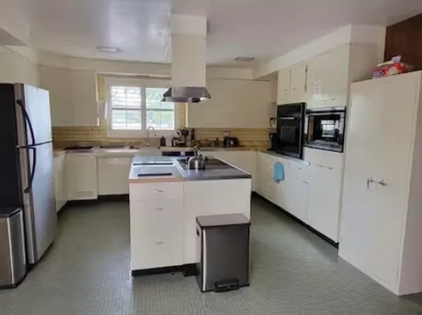 702 Lakeside Dr, Carlsbad, NM 88220