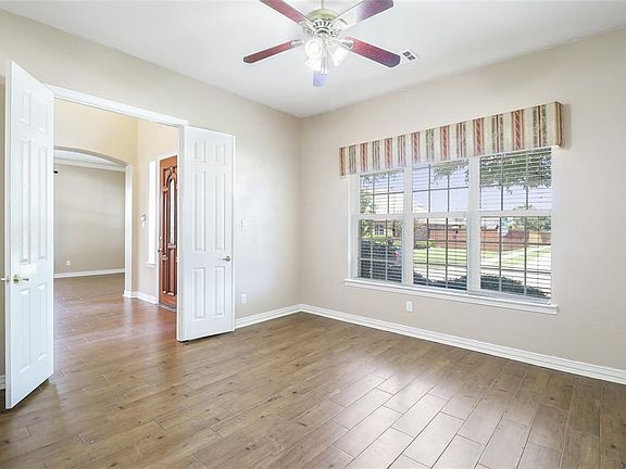 5th image of 2815 Bandolier Ln