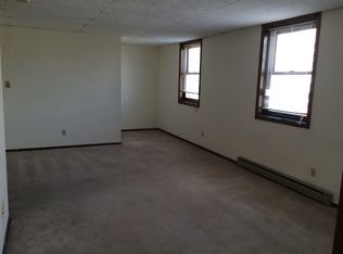 336 1/2 E Lincoln Hwy, Dekalb, IL 60115