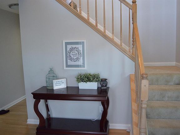 3rd image of 8291 Twin Cove Ct