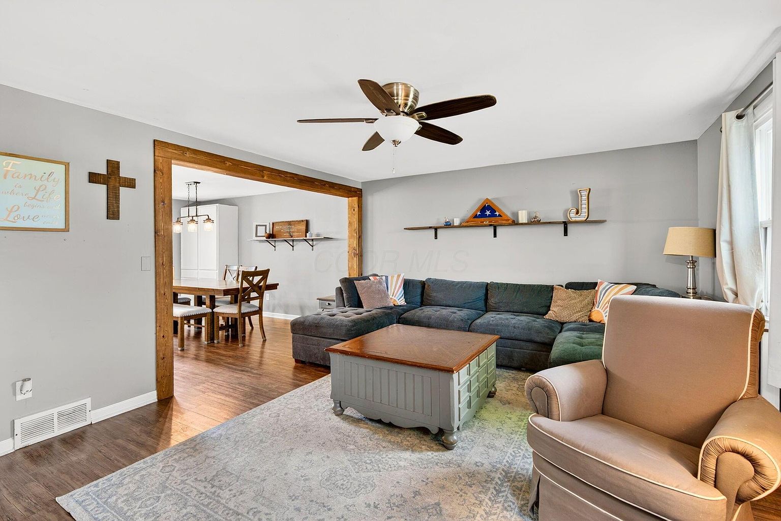 Listing photo 3 for 533 Glenmont Dr