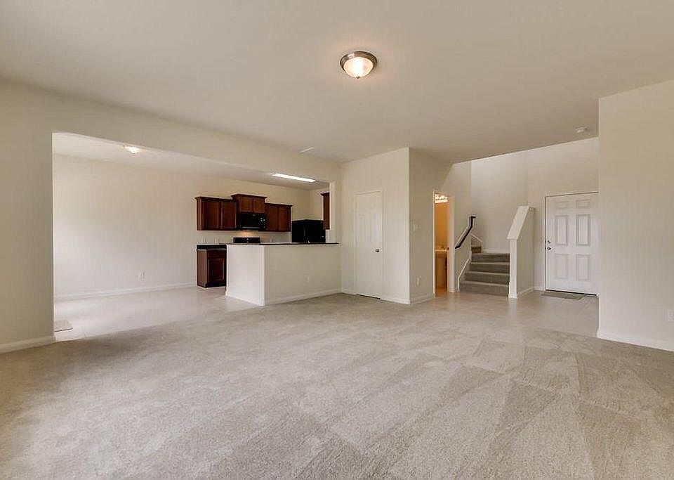 1st image of 1310 Tamarack Dr