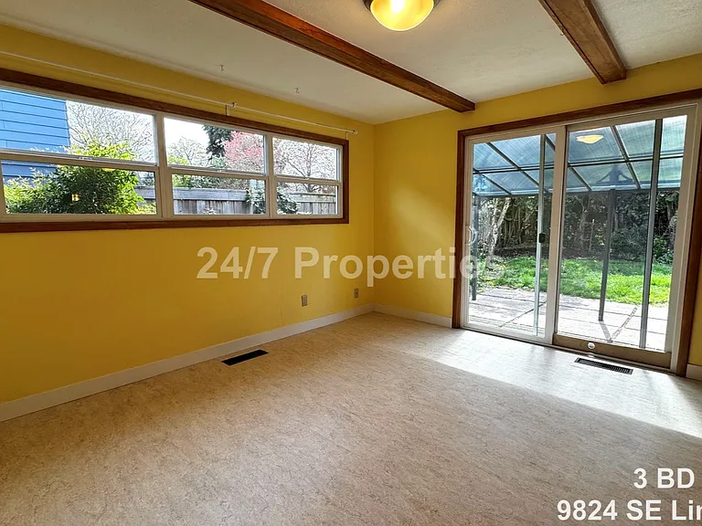 9824 SE Lincoln St — Photo 9