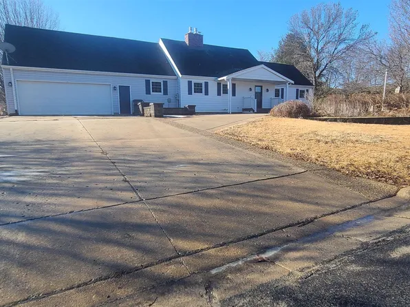 409 Hall St, West Union, IA 52175