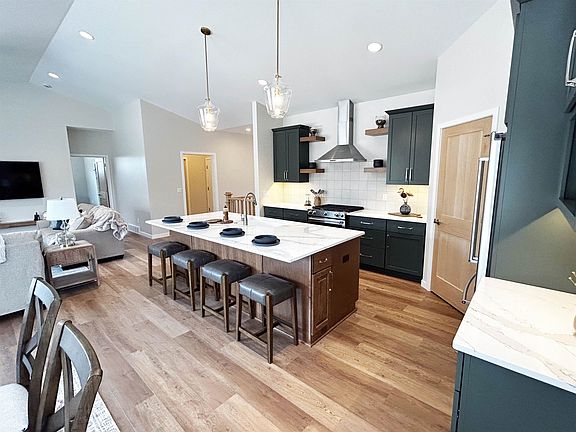 4th image of 5481 Arrowood Ln