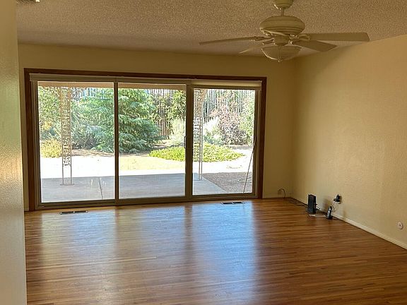 4th image of 7101 Edwina Ave NE