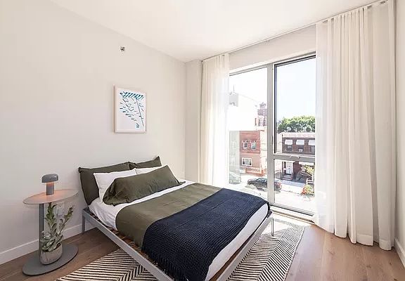 5th image of 14-33 31st Ave #4N
