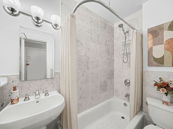 3rd image of 240 W 73rd St APT 810