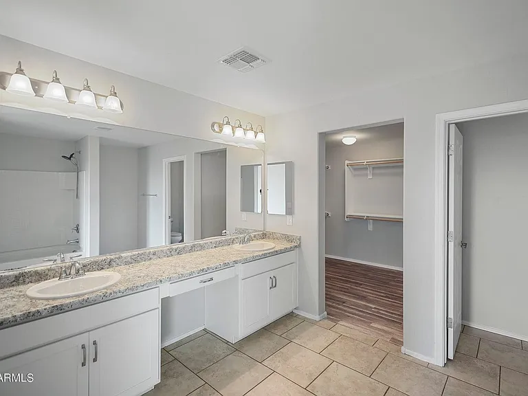 7135 W Rancho Dr — Photo 25