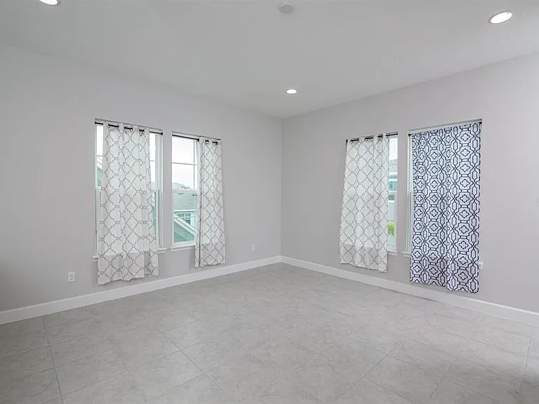 13825 Lippman Aly — Photo 5