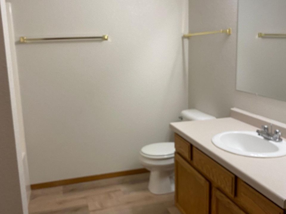 1st image of 5601 Sandpiper Dr #5
