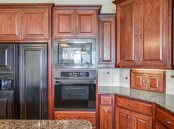 4th image of 2610 Kuykendall Dr