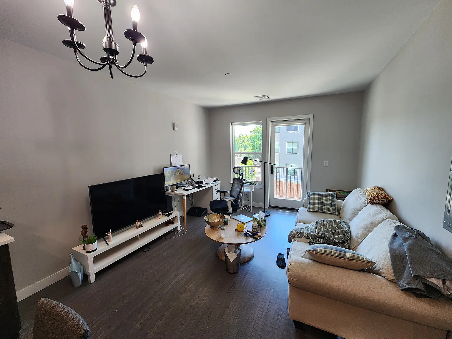 1 bed, 715 sqft, $2,575 — Photo 2