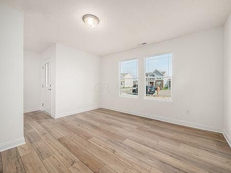 5th image of 4875 Hanover Hill Ct