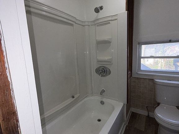 3rd image of 1344 S Green Rd #Up