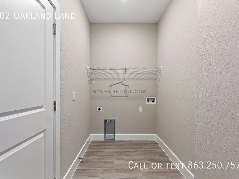 402 Oakland Ln — Photo 28