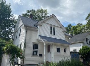 4 Deerfield Ter, Providence, RI 02907
