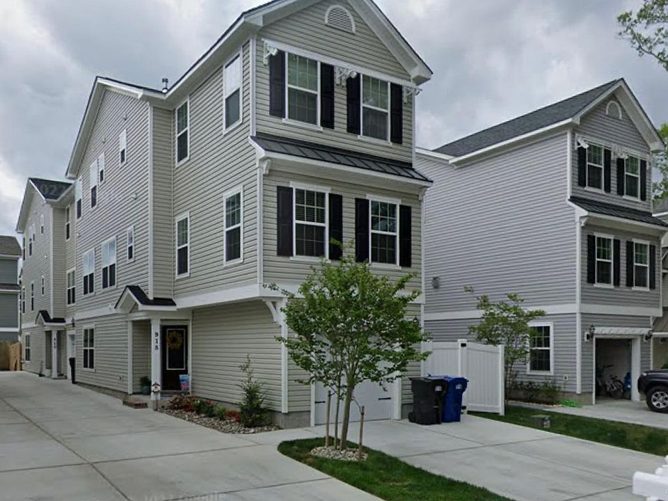 1st image of 924 13th St Unit 924