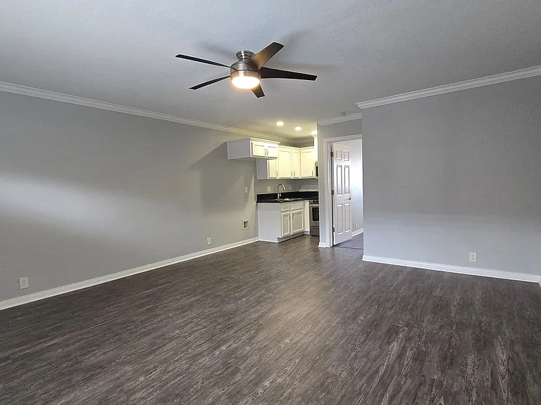 California Palms Apartments — Photo 40