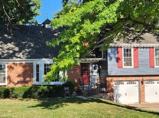9147 Westbrooke Dr, Overland Park, KS 66214