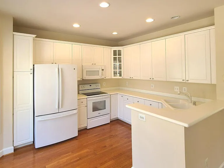 2511 Gadsby Pl — Photo 15