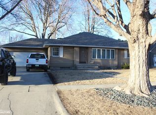 760 W 7th St, Garner, IA 50438