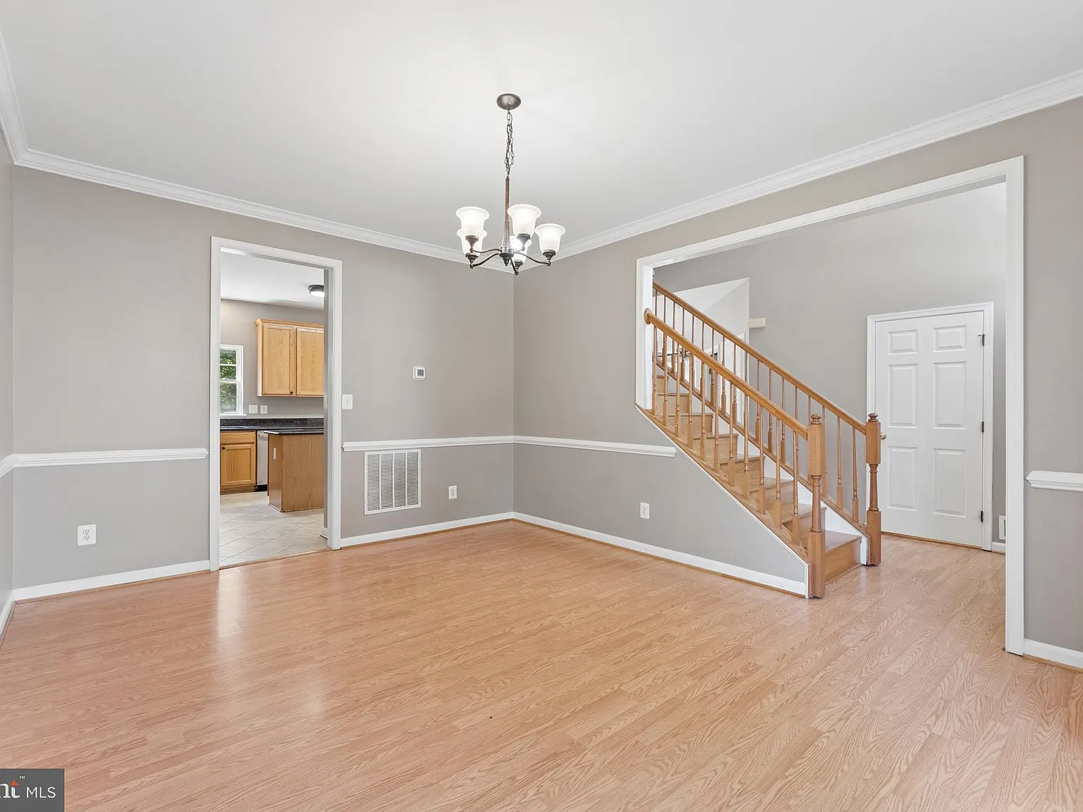 4 bed, 3.5 bath, 3396 sqft, $3,800 — Photo 3