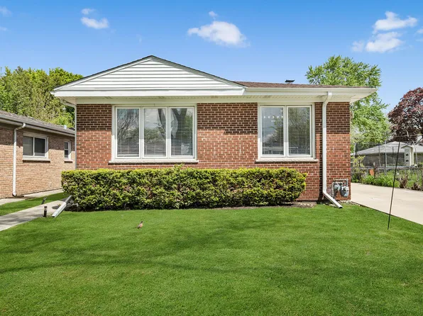 3816 Howard St, Skokie, IL 60076