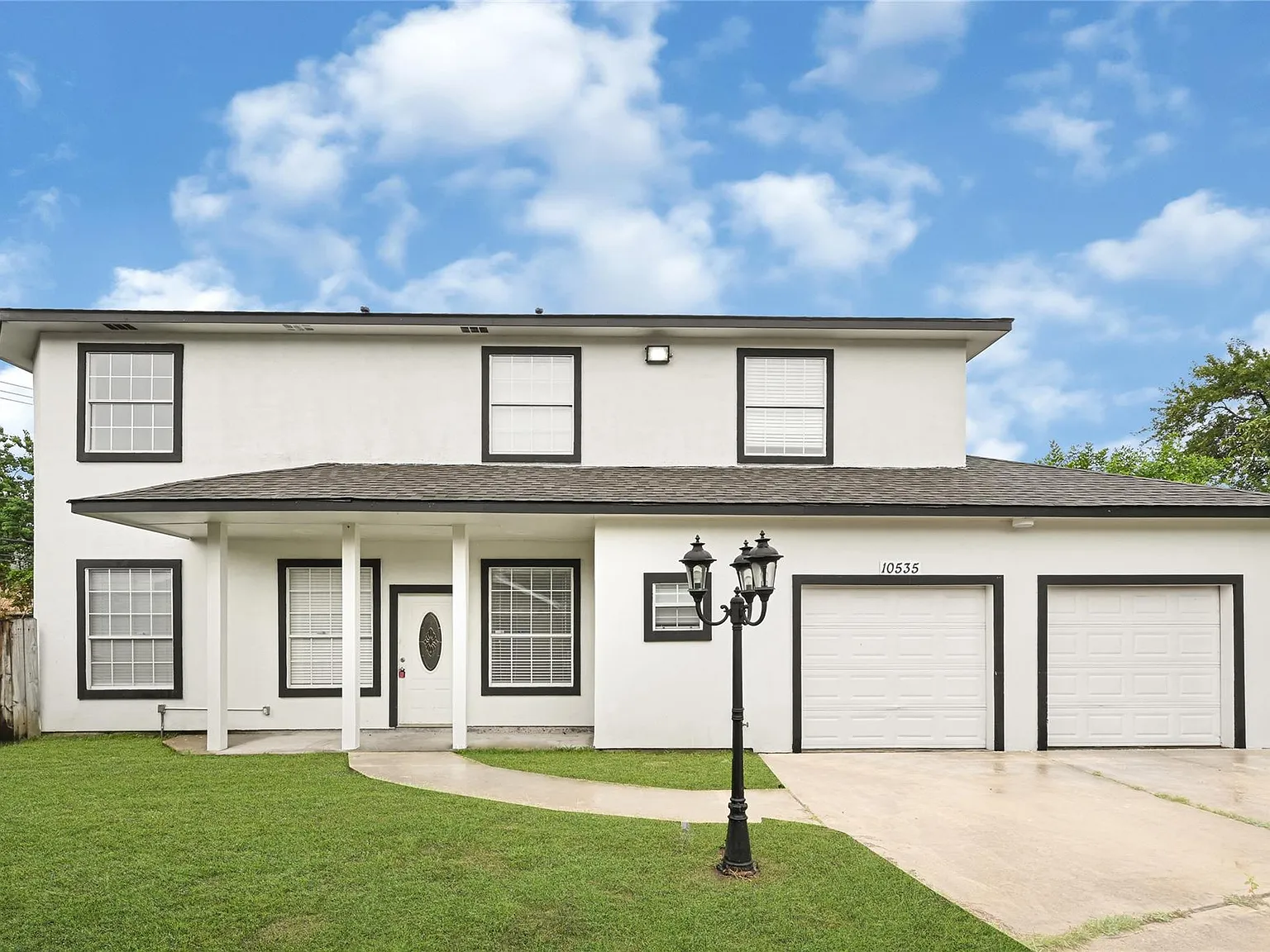 4 bed, 2.5 bath, 3273 sqft, $3,125 — Photo 2