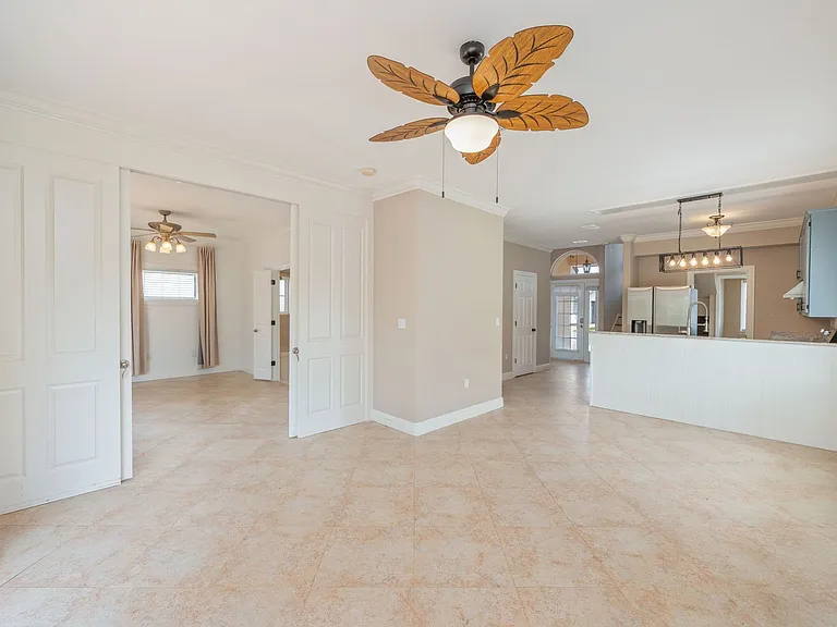 272 Calusa Blvd — Photo 26
